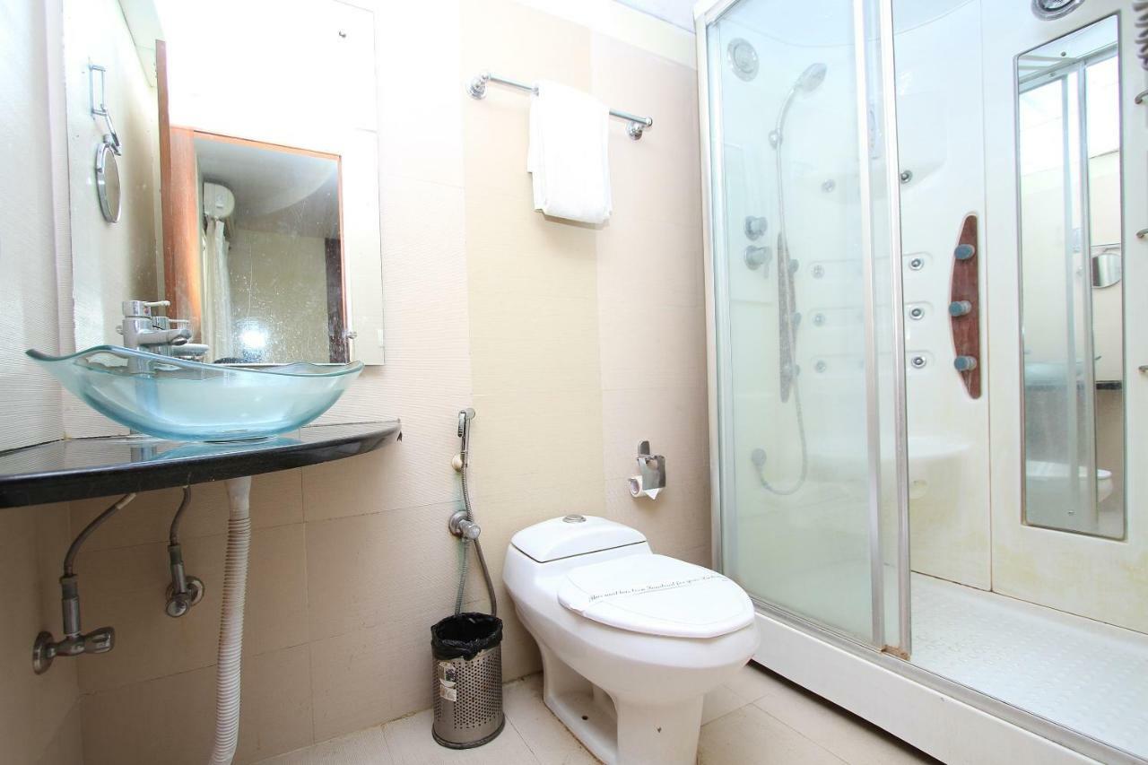 Capital O 47284 Atithi Resort Bharuch Екстер'єр фото