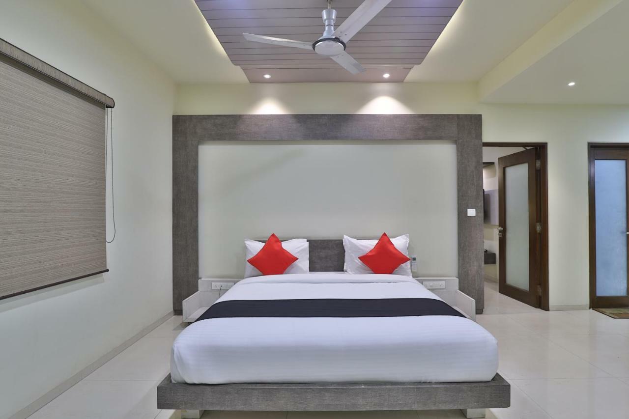 Capital O 47284 Atithi Resort Bharuch Екстер'єр фото