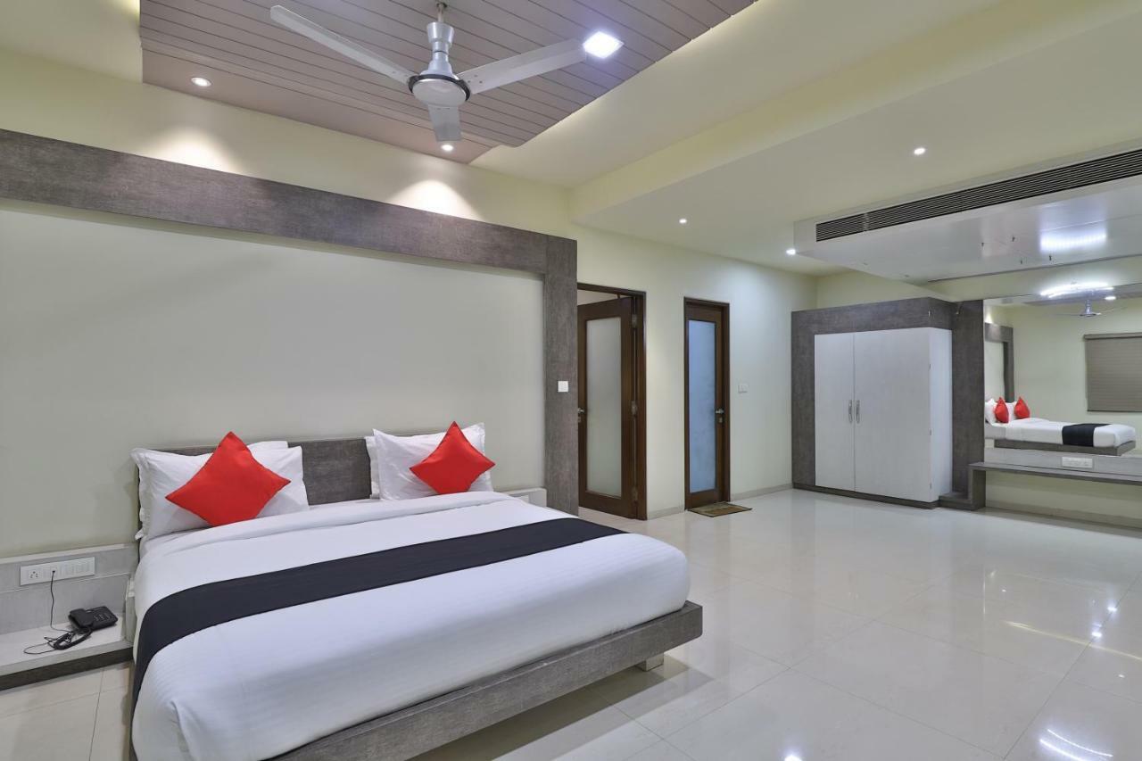 Capital O 47284 Atithi Resort Bharuch Екстер'єр фото